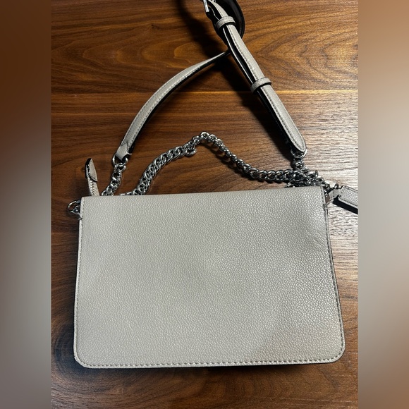 Elegant Silver Quilted Shoulder Bag with hand mirror inside pocket - Picture 4 of 7